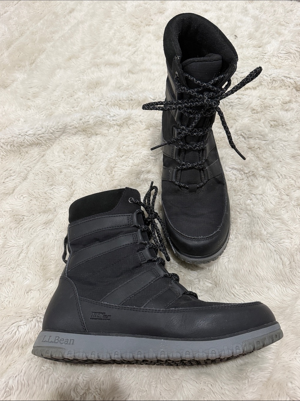 L.L. Bean Men’s Ultralight Mid waterproof insulated boots Size 8